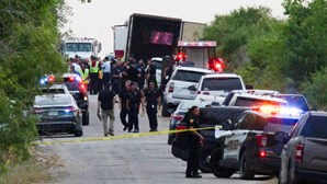 Dois homens acusados da morte de 53 migrantes em atrelado nos Estados Unidos