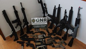 Menor detido por ter em casa arsenal de armas em Moimenta da Beira