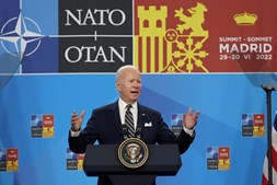 Presidente Joe Biden prometeu em Madrid que a NATO vai continuar a ajudar a Ucrânia “pelo tempo que for necessário” para garantir a derrota da Rússia no campo de batalha