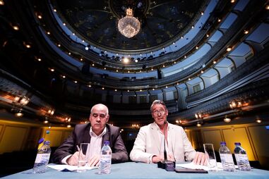 Diogo Infante no Teatro da Trindade, com o presidente da Fundação INATEL, Francisco Madelino