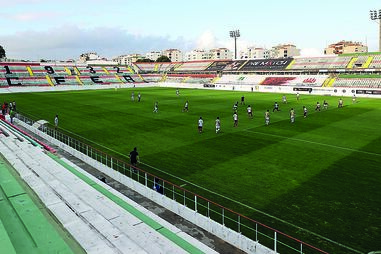 Estádio José Gomes, na Reboleira, vai a leilão no final deste mês