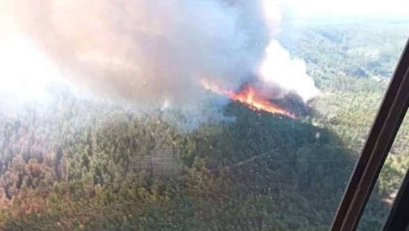 Mais de 200 bombeiros e 11 meios aéreos combatem dois incêndios em Santarém