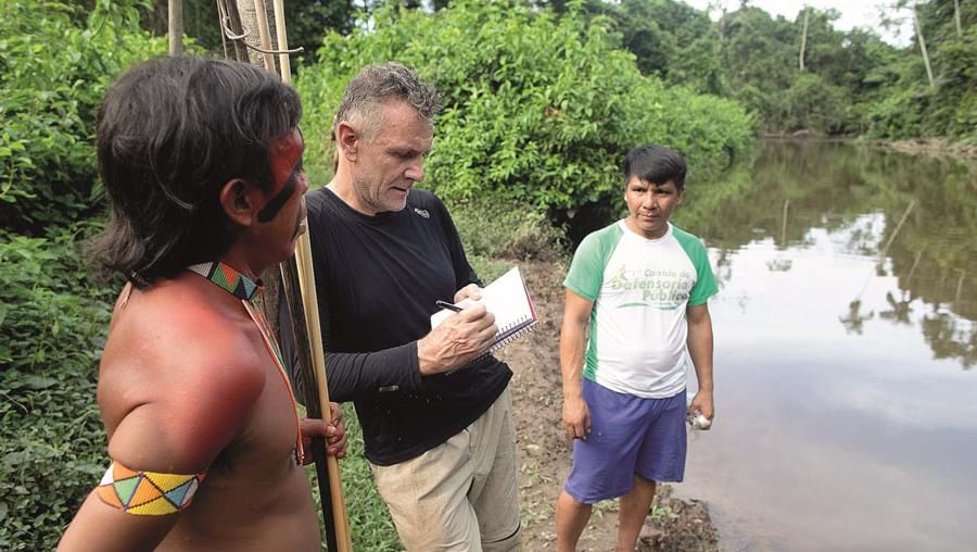 Dom Phillips é conhecido por denunciar ameaças contra as tribos isoladas e a floresta amazónica
