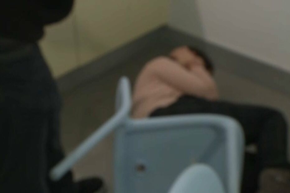 violação, abuso sexual, dinheiro, tabaco