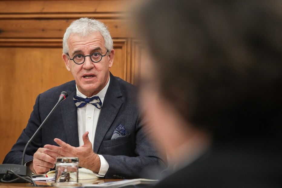 RTP, Administração, Parlamento