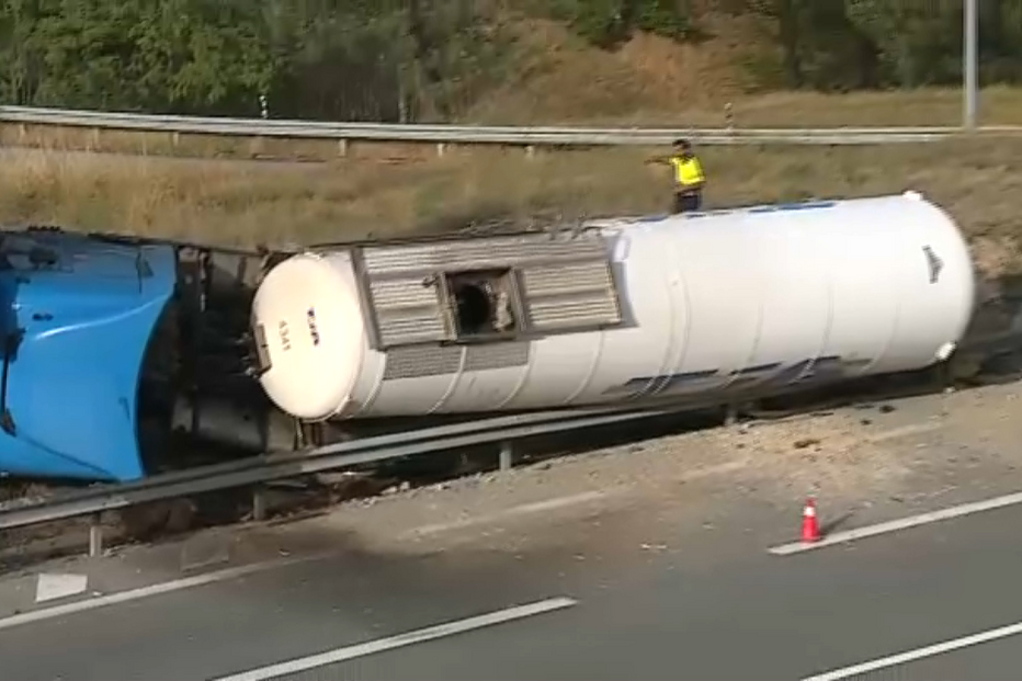 Camião que transportava combustível despista-se na A4 em Amarante 