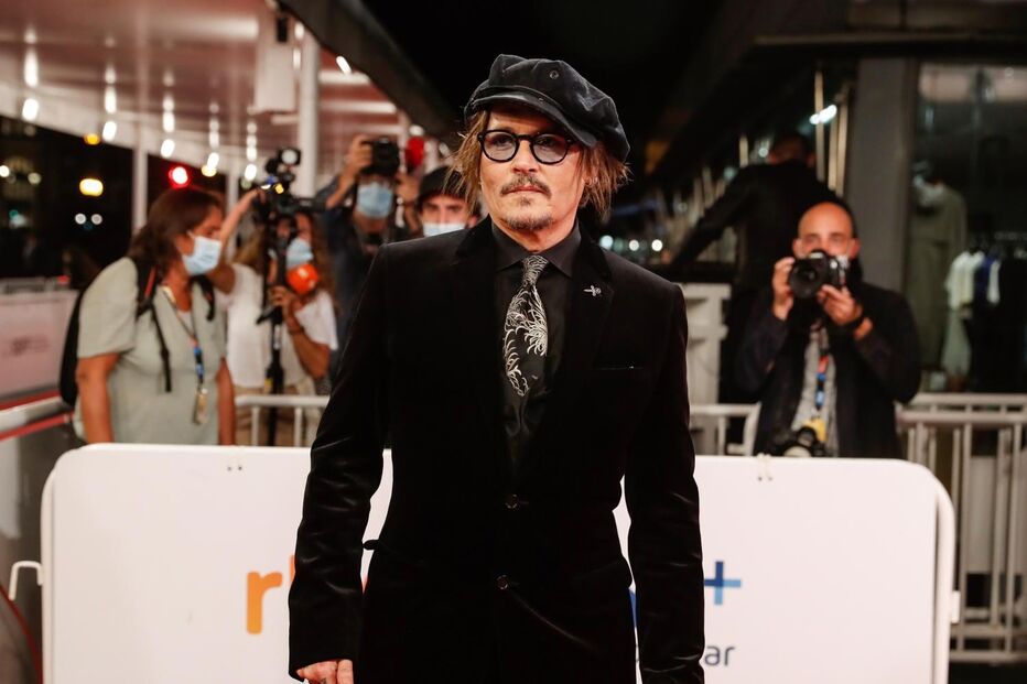 Johnny Depp vai estar sentado no banco dos réus   