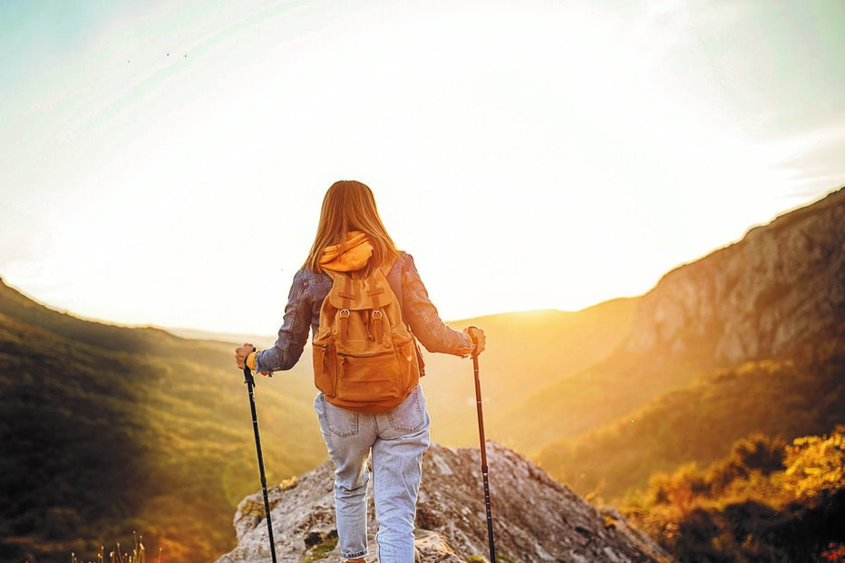 mulher, caminhada, montanha