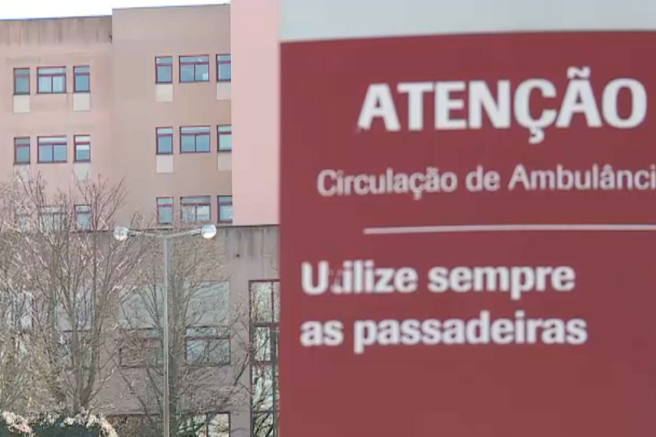 Mulher morta há dois dias em frente ao Hospital Amadora-Sintra