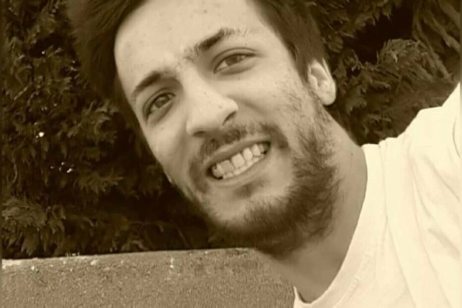 Homem estrangula avó no chão da cozinha e liga ao 112