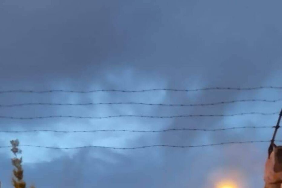 Homem rouba ambulância no centro do Porto e sofre aparatoso acidente