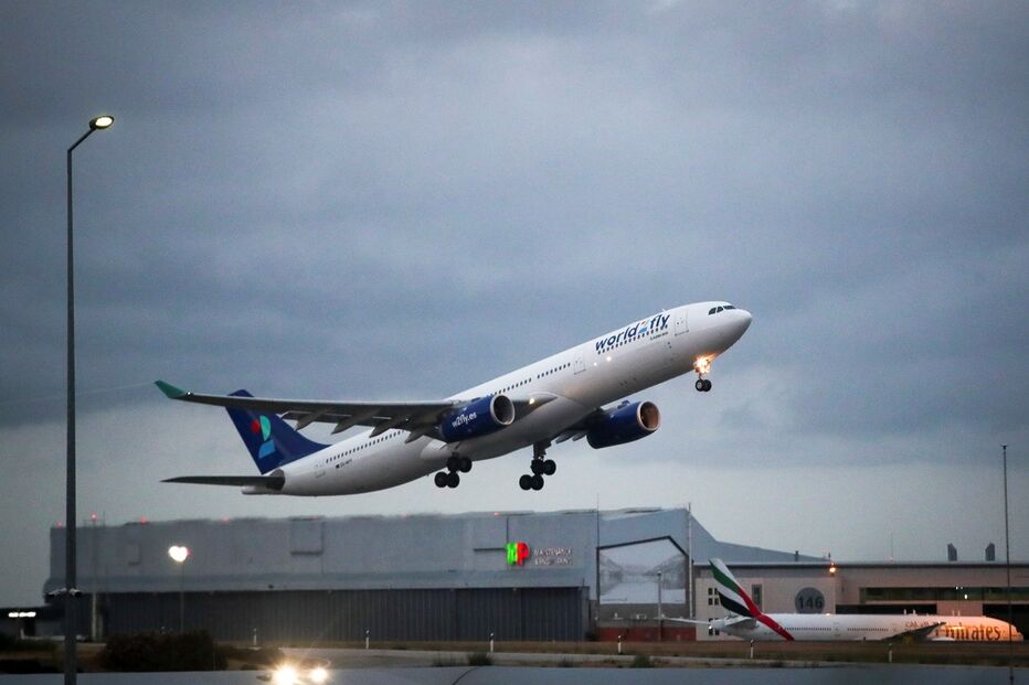 Airbus 330-343, avião