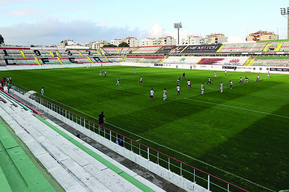 Estádio José Gomes, na Reboleira, vai a leilão no final deste mês