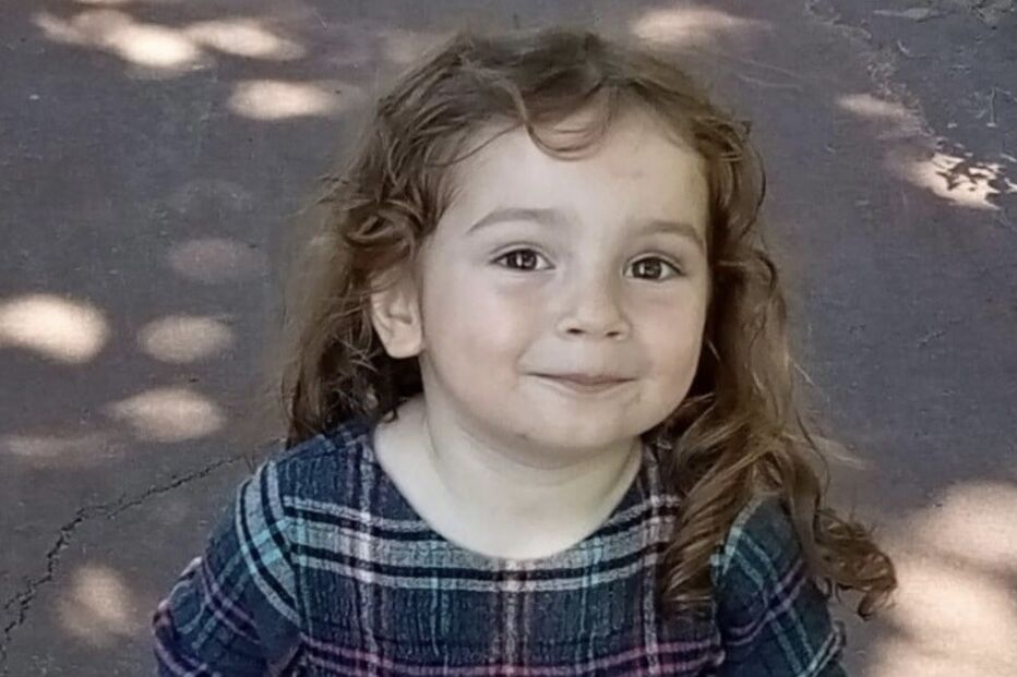 'És um monstro': PSP trava novas agressões a mãe a pai de Jéssica à saída do velório em Setúbal