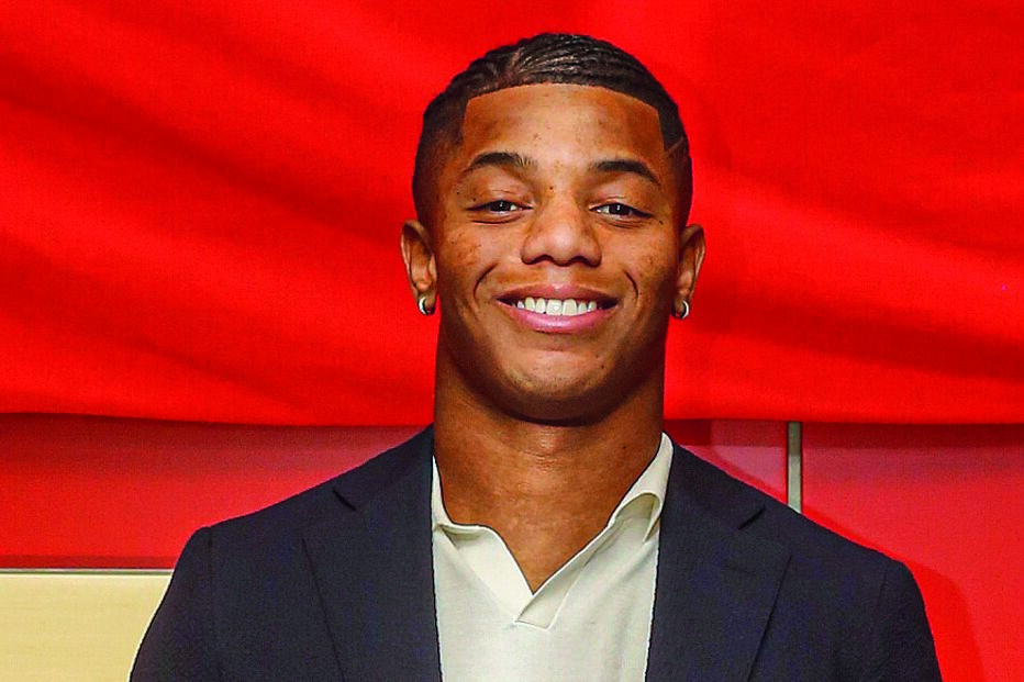 David Neres assinou pelo Benfica