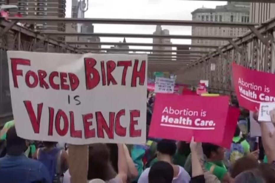 Supremo dos EUA reverte direito constitucional ao aborto no país