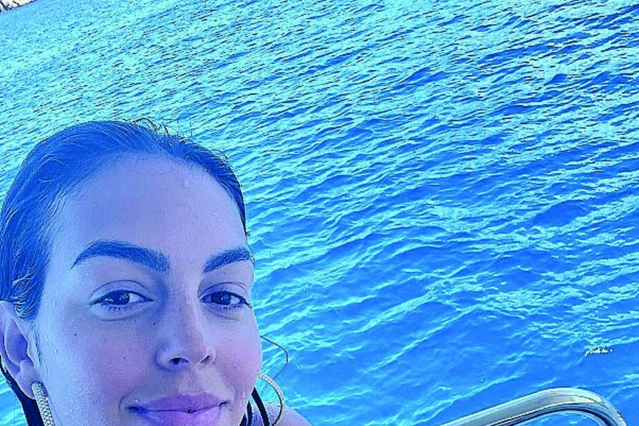 Georgina Rodríguez a bordo do iate de luxo