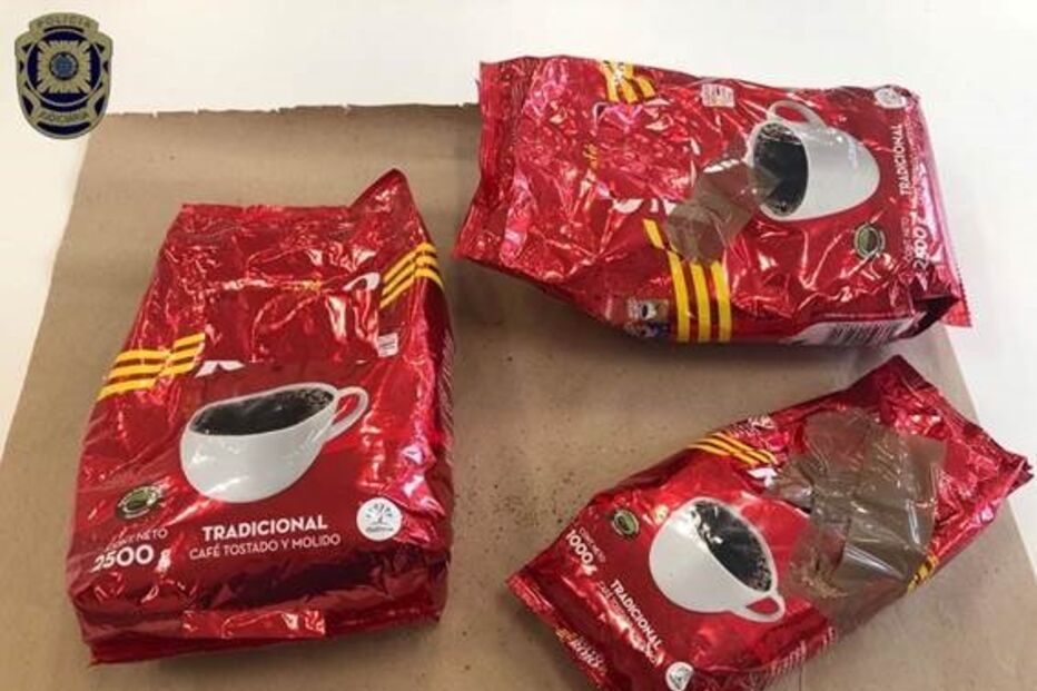 Cocaína dissimulada em pacotes de café