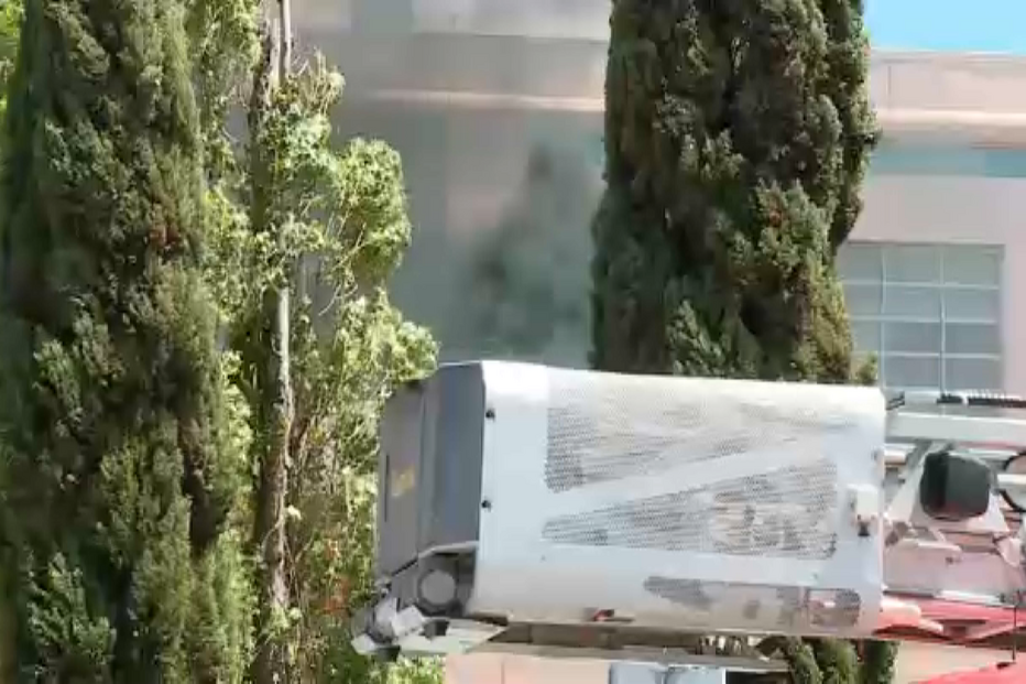 Fogo em posto elétrico do Centro Comercial Colombo em Lisboa leva a evacuação brutal