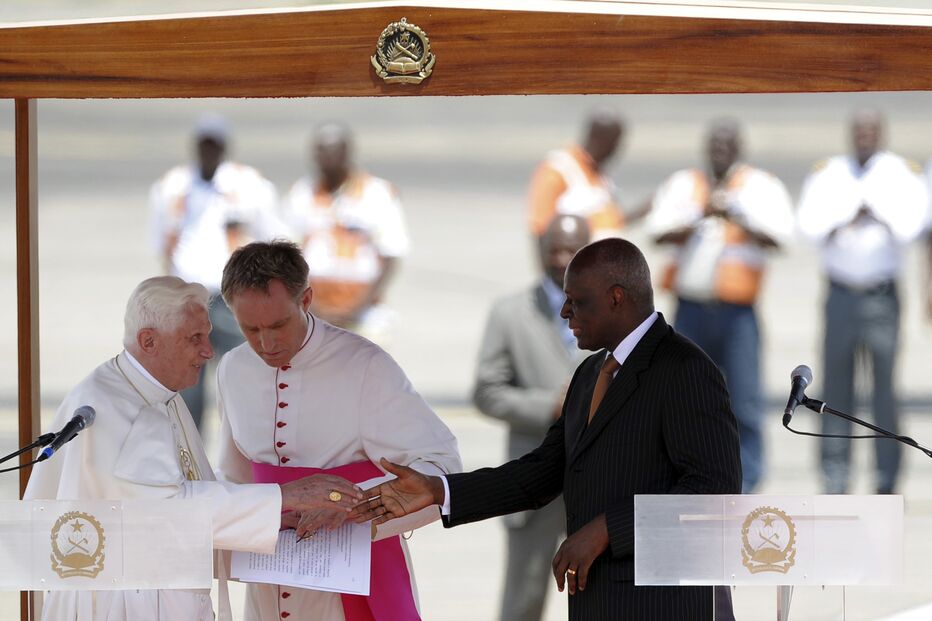 José Eduardo dos Santos e o Papa Bento XVI
