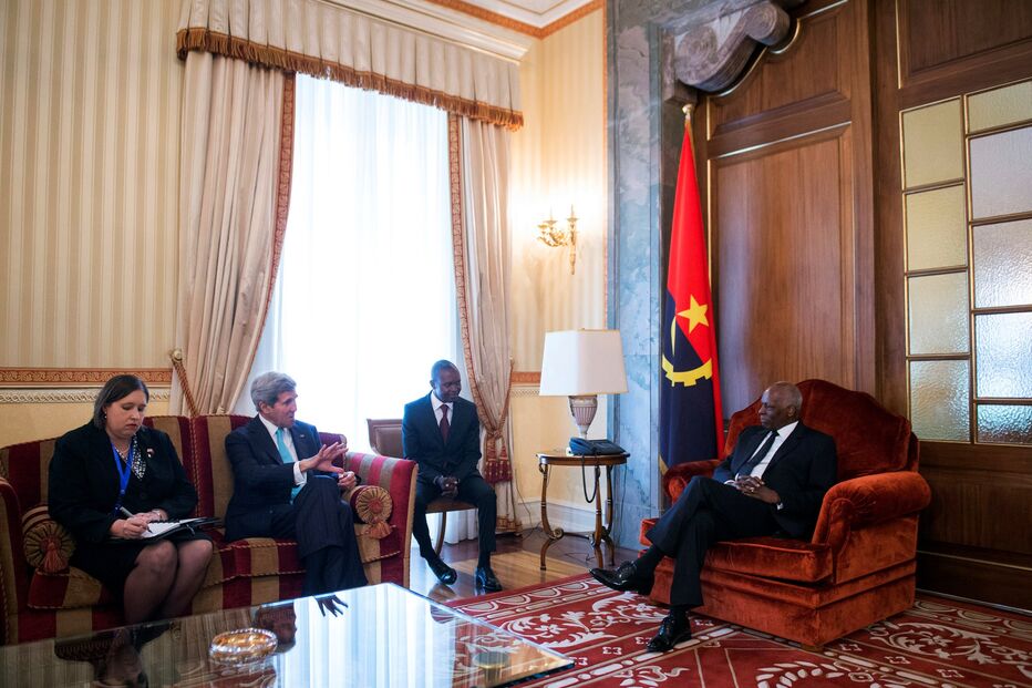 José Eduardo dos Santos e John Kerry 