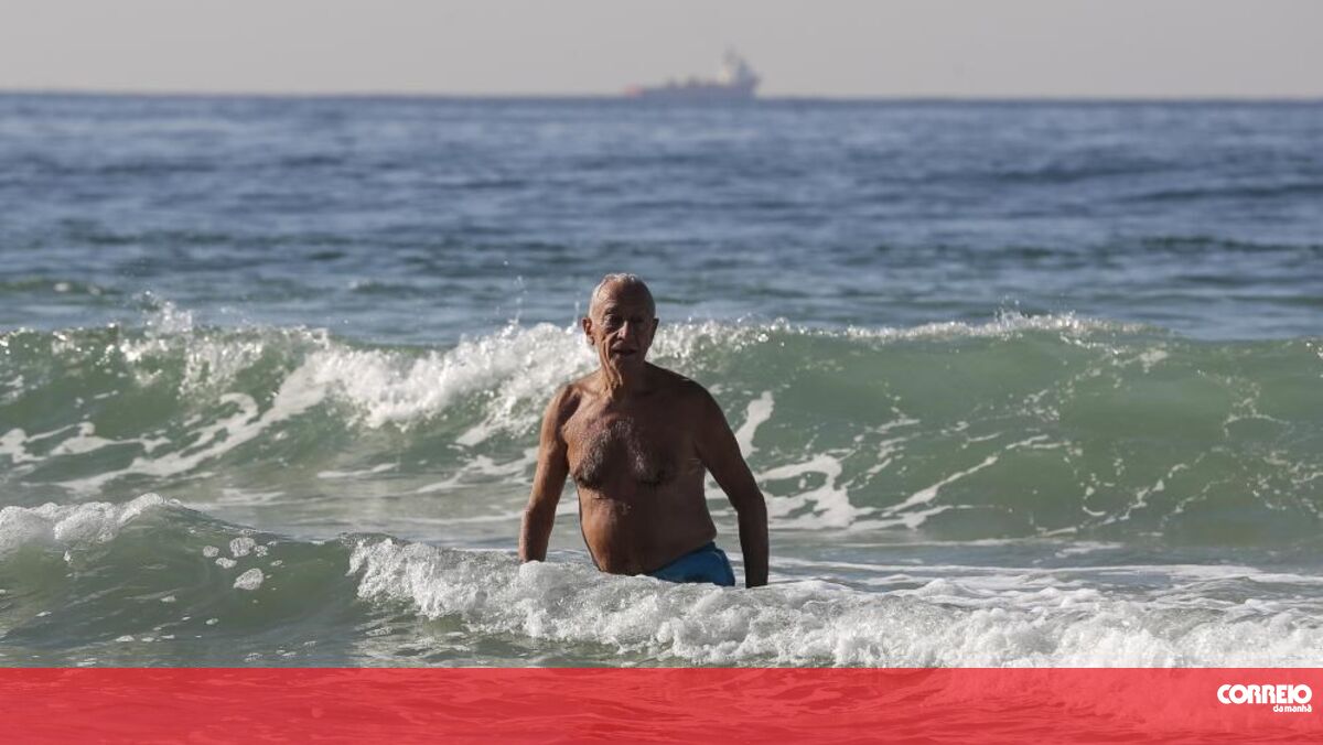Marcelo begins his visit to Brazil with a swim in Copacabana and, without meeting Bolsonaro, the Portuguese head of state also took the moment to speak to Brazilian citizens.