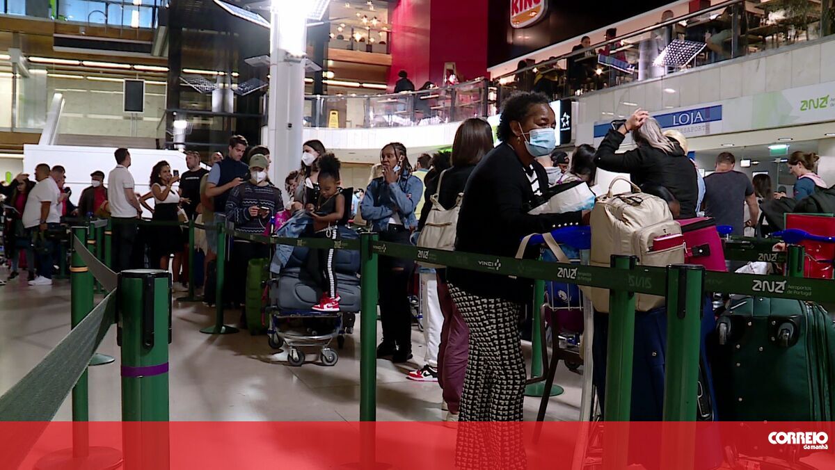 Government says it is ‘attentive and concerned’ about problems at airports