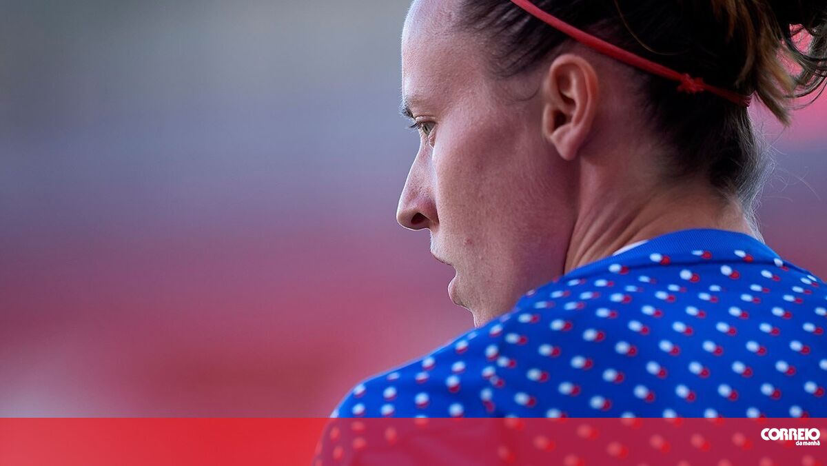 The girlfriend of the first player of the French national team, found dead at home, 27-year-old Camille Nell had been in a relationship with Pauline Peyrot-Magnin for several years.