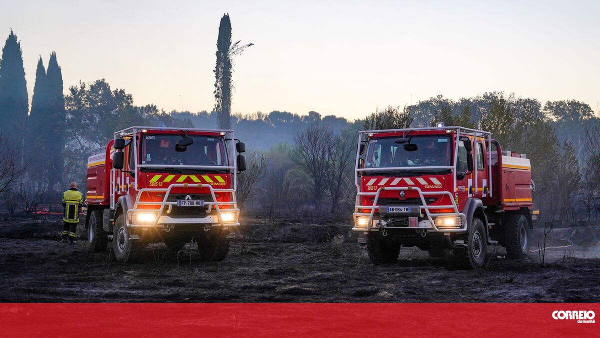 12,000 people evacuated from their homes in France due to a large-scale fire in the country