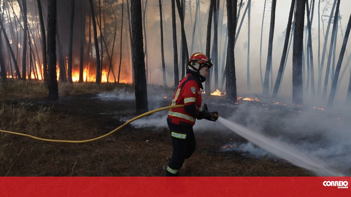About 90 municipalities in the north and center are at maximum fire risk.