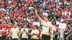 Milhares de adeptos em euforia no treino do Benfica