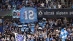 UEFA pune o Slovan Bratislava por cânticos racistas dos adeptos
