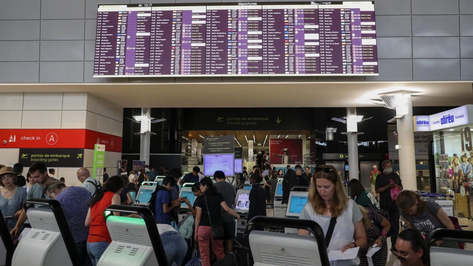 caos, aeroporto de lisboa, viagens, passageiros