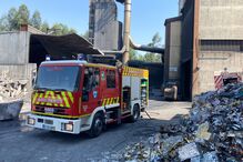 Bombeiro ferido em combate a incêndio industrial em Oliveira de Azeméis