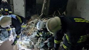 Pelo menos 18 mortos em ataque com míssil russo contra apartamento em Odessa