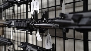 Supremo Tribunal dos EUA repõe em vigor lei para controlar 'armas