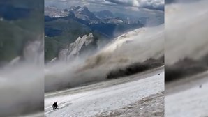 Novas imagens mostram momento da derrocada de glaciar nos Alpes italianos