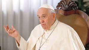 Papa Francisco adia ideia de renúncia e "garante" presença em Lisboa e Fátima