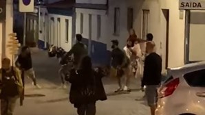 Grupo vandaliza restaurante e envolve-se em agressões em Vila Nova de Milfontes