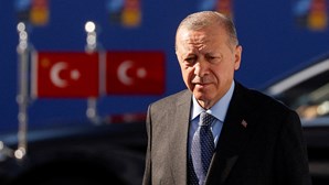 Embaixador sueco na Turquia convocado de urgência devido a sátira televisiva sobre Erdogan