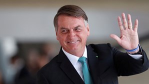 Bolsonaro nega ter adulterado vacinação contra a Covid-19 e diz-se surpreso com operação da Polícia Federal 