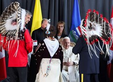 Papa Francisco visita Canadá em 'peregrinação penitencial'