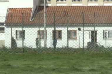 Nadador paralímpico incendiário foge da prisão