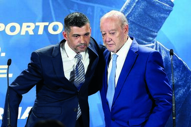 Sérgio Conceição manifestou intenção de abandonar o cargo mas Pinto da Costa segurou-o 