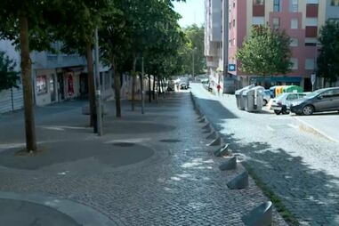 Homem leva uma facada na cara e seis nas costas no Cacém