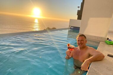 Matthias Schmelz, 'Rei dos Aspiradores', orgias, luxo