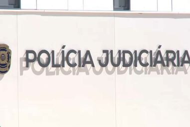 Inspetor da PJ dispara seis tiros contra menor