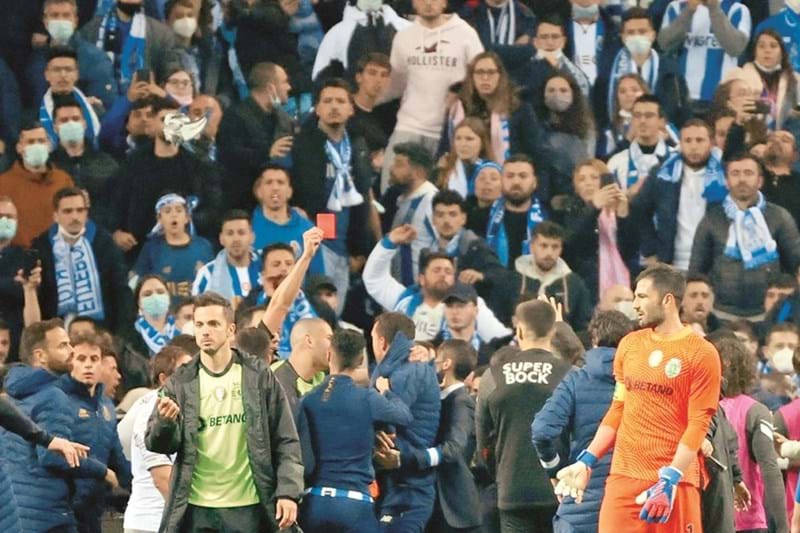 Estádio do Dragão interditado por dois jogos - SIC Notícias