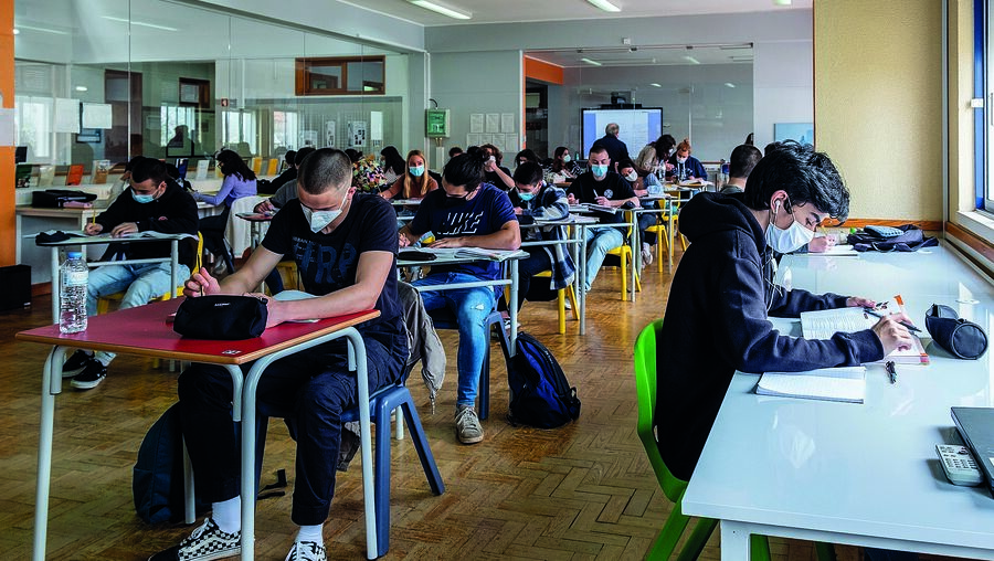 Estabelecimentos de ensino criaram planos de recuperação de aprendizagens adaptados aos estudantes 
