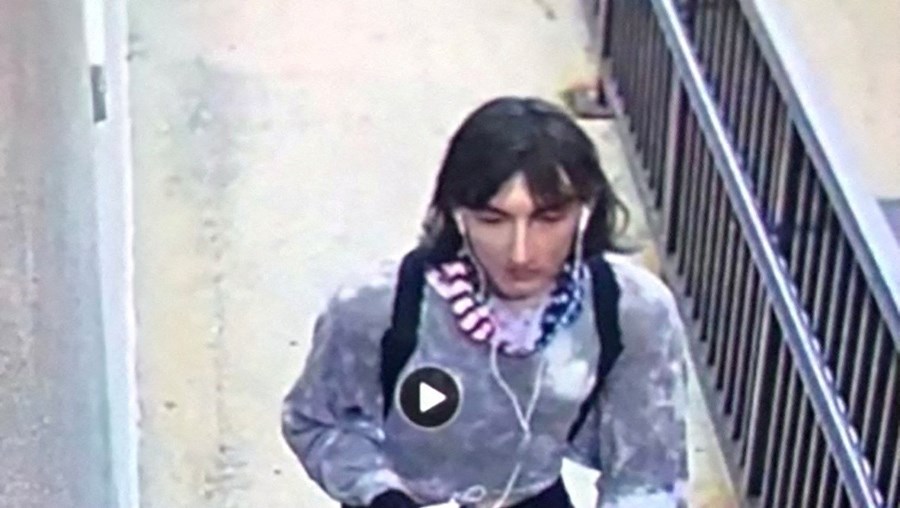 Atirador que matou seis pessoas em parada do 4 de Julho em Chicago vestiu-se de mulher durante ataque